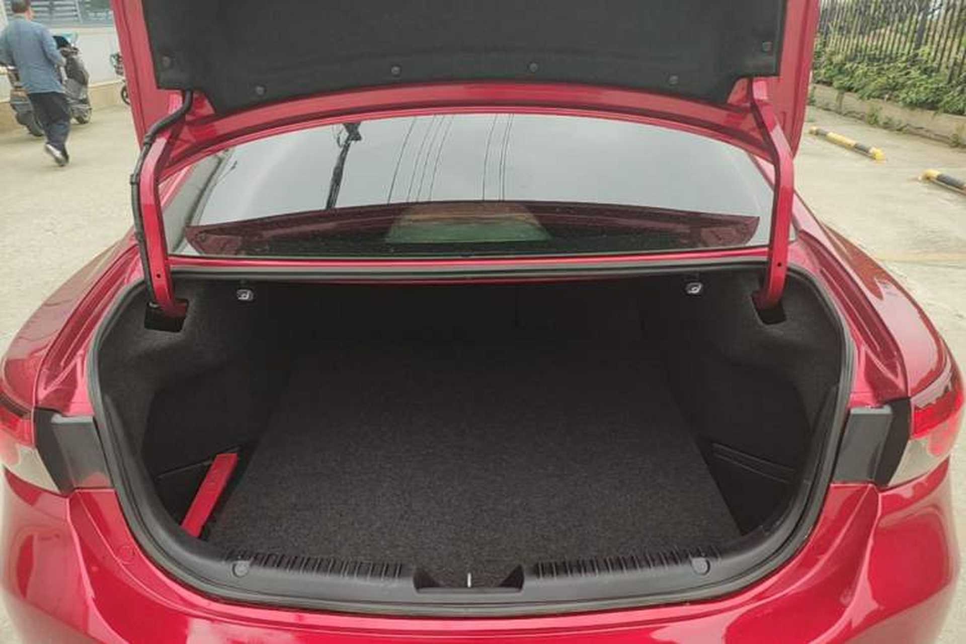 Used Mazda Atenza 2014 2.0L Blue Sky Luxury Edition Trunk