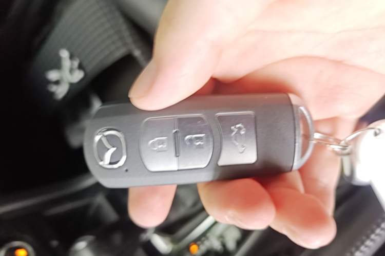 Used Mazda Atenza 2014 2.5L Blue Sky Prestige Edition Vehicle Key