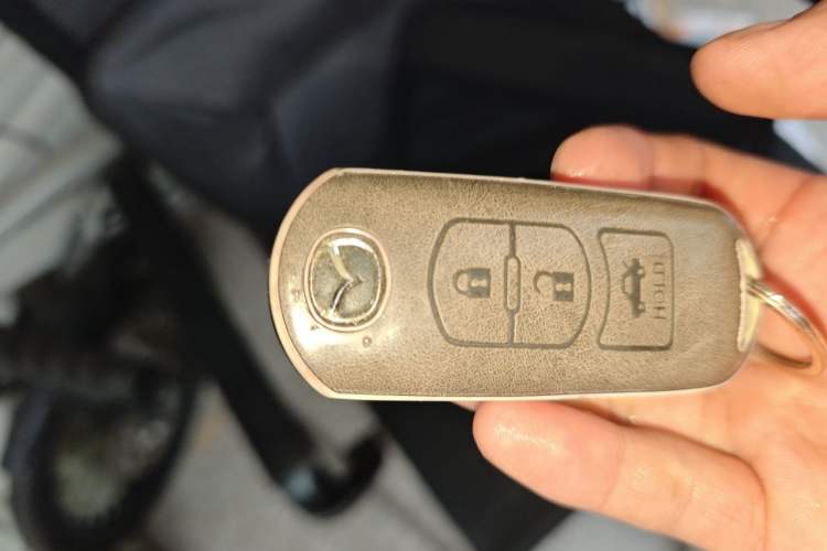 Used Mazda Atenza 2014 2.0L Blue Sky Luxury Edition Vehicle Key