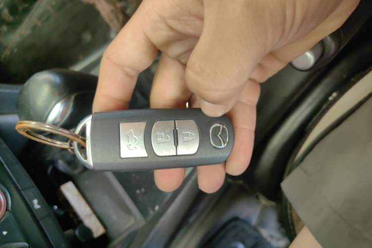 Used Mazda Atenza 2014 2.0L Blue Sky Luxury Edition Vehicle Key