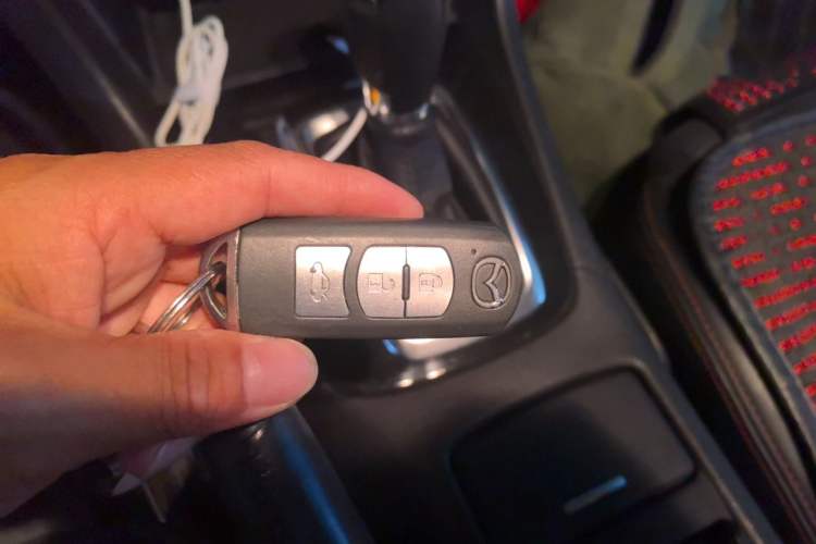Used Mazda Atenza 2014 2.0L Blue Sky Luxury Edition Vehicle Key