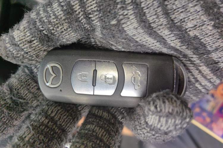 Used Mazda Atenza 2014 2.0L Blue Sky Fashion Edition Vehicle Key
