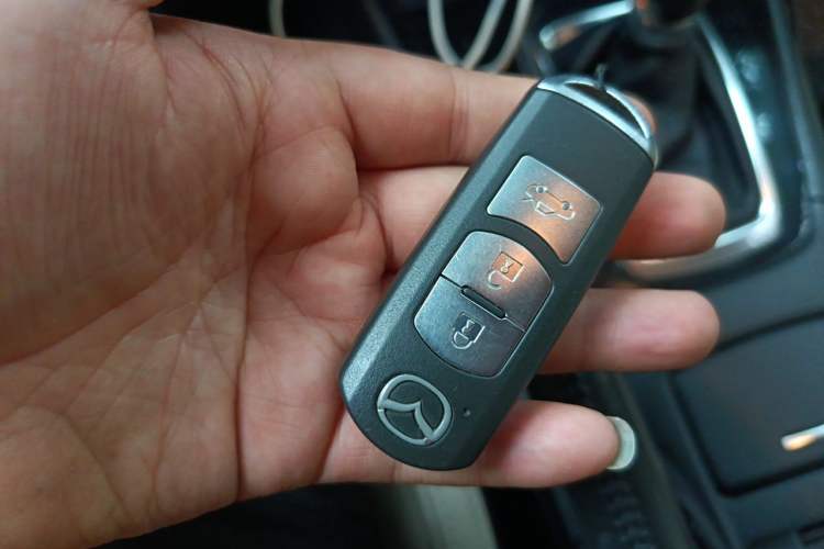 Used Mazda Atenza 2014 2.0L Blue Sky Luxury Edition Vehicle Key