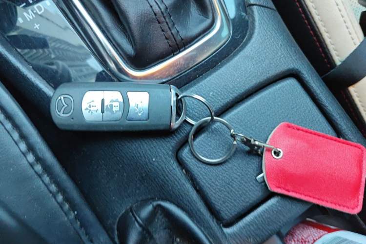 Used Mazda Atenza 2014 2.0L Blue Sky Luxury Edition Vehicle Key