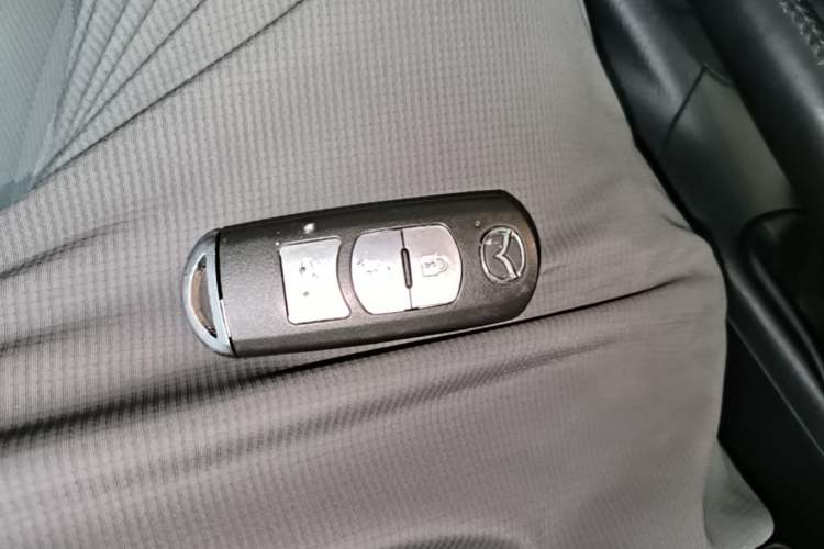 Used Mazda Atenza 2014 2.0L Blue Sky Luxury Edition Vehicle Key