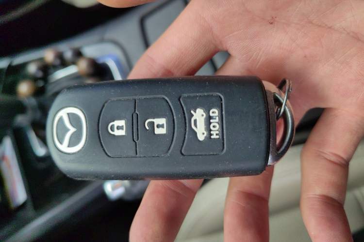 Used Mazda Atenza 2014 2.0L Blue Sky Luxury Edition Vehicle Key