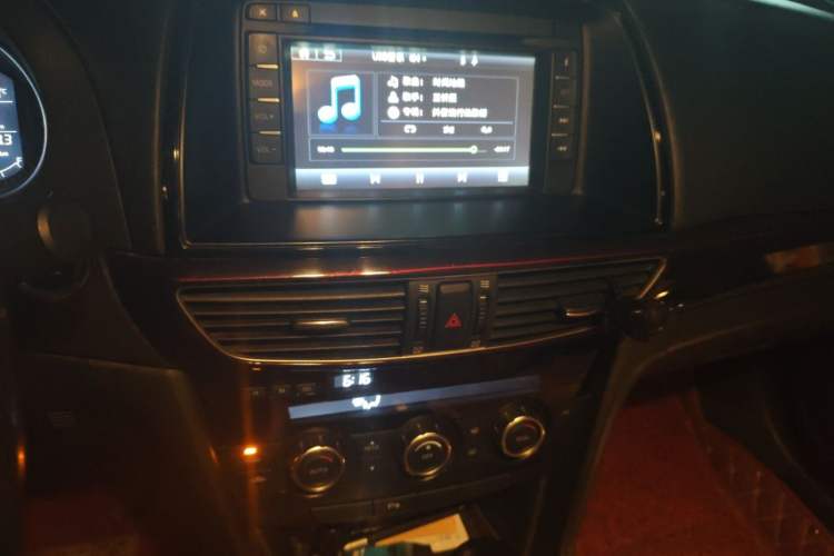 Used Mazda Atenza 2014 2.0L Blue Sky Fashion Edition Audio And AC Panel