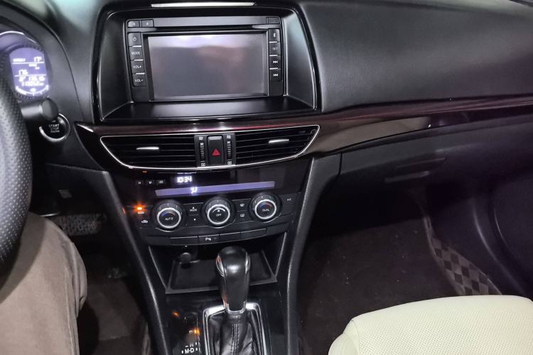 Used Mazda Atenza 2014 2.0L Blue Sky Luxury Edition Audio And AC Panel