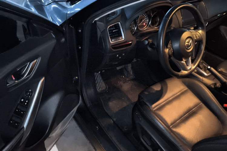 Used Mazda Atenza 2014 2.5L Blue Sky Prestige Edition Driver Seat