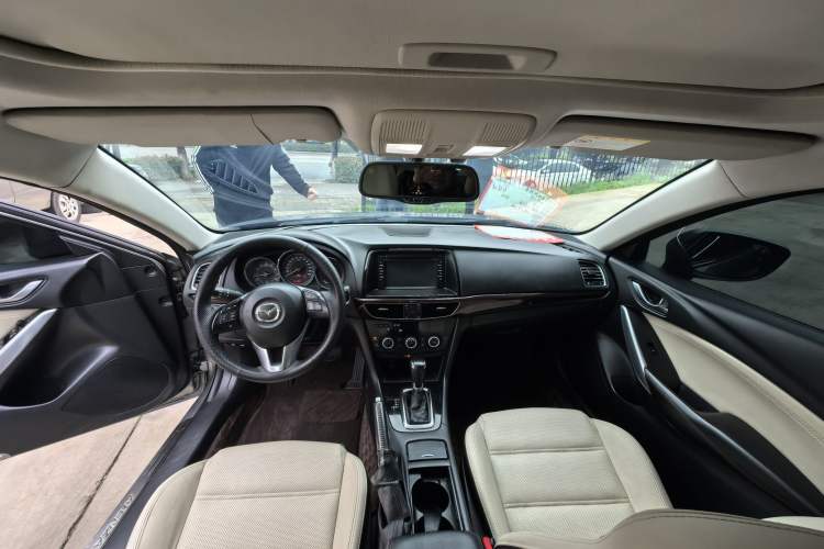 Used Mazda Atenza 2014 2.0L Blue Sky Luxury Edition Interior 1