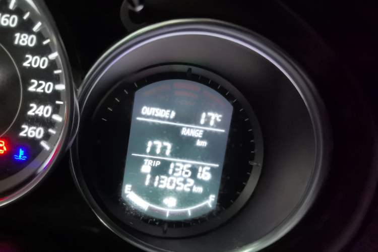 Used Mazda Atenza 2014 2.0L Blue Sky Luxury Edition Odometer Close Up