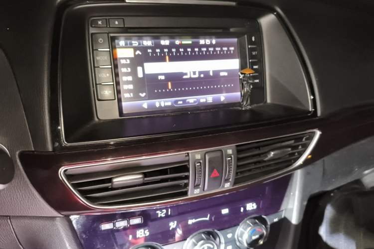 Used Mazda Atenza 2014 2.0L Blue Sky Deluxe Edition Audio And AC Panel
