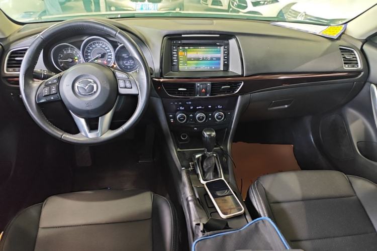Used Mazda Atenza 2014 2.0L Blue Sky Luxury Edition Center Console