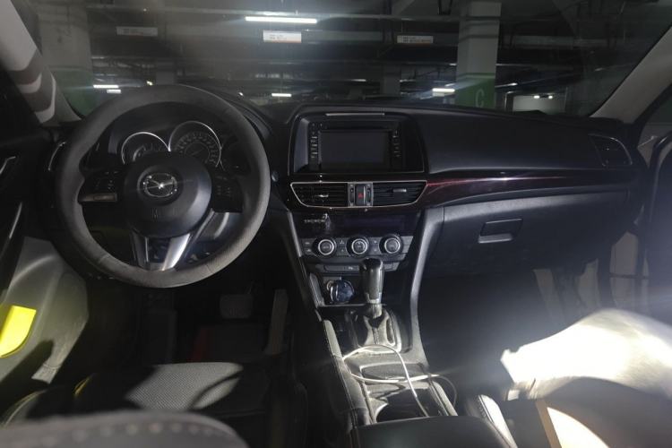 Used Mazda Atenza 2014 2.0L Blue Sky Luxury Edition Center Console