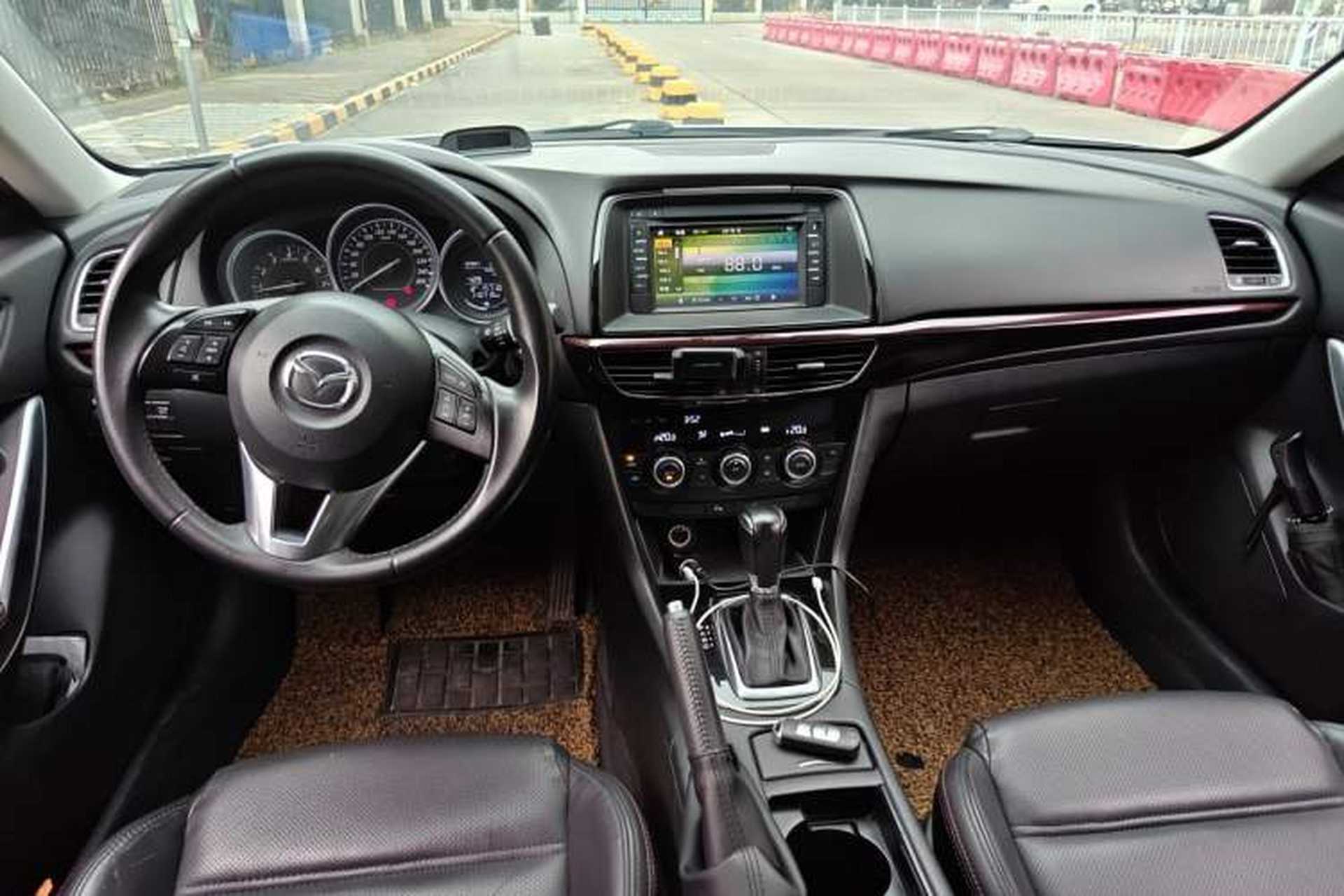 Used Mazda Atenza 2014 2.0L Blue Sky Luxury Edition Center Console