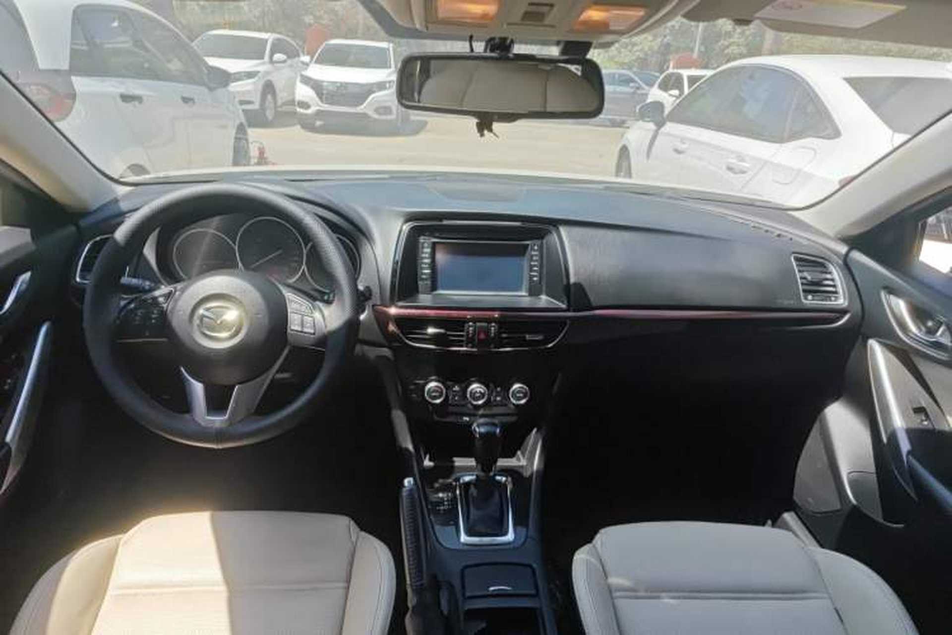 Used Mazda Atenza 2014 2.0L Blue Sky Luxury Edition Center Console
