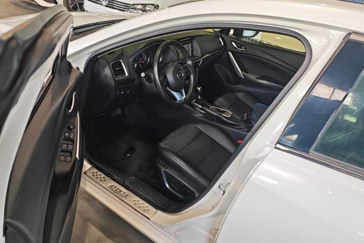 Used Mazda Atenza 2014 2.0L Blue Sky Luxury Edition Driver Seat