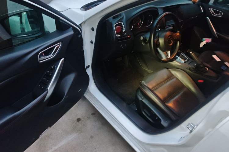 Used Mazda Atenza 2014 2.5L Blue Sky Prestige Edition Driver Seat