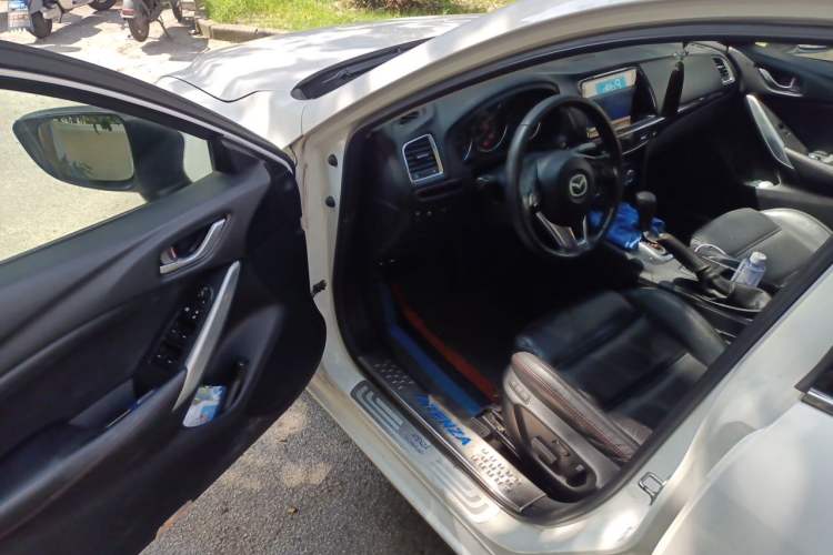 Used Mazda Atenza 2014 2.0L Blue Sky Luxury Edition Driver Seat