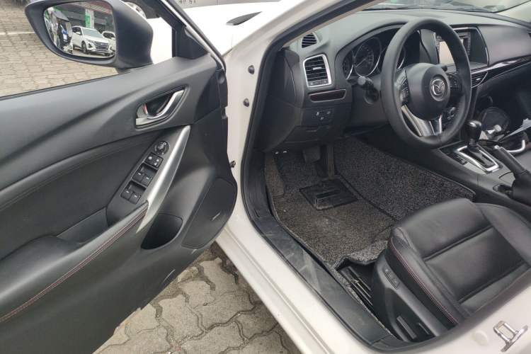 Used Mazda Atenza 2014 2.5L Blue Sky Prestige Edition Driver Seat