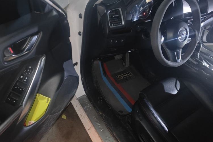 Used Mazda Atenza 2014 2.0L Blue Sky Luxury Edition Driver Seat