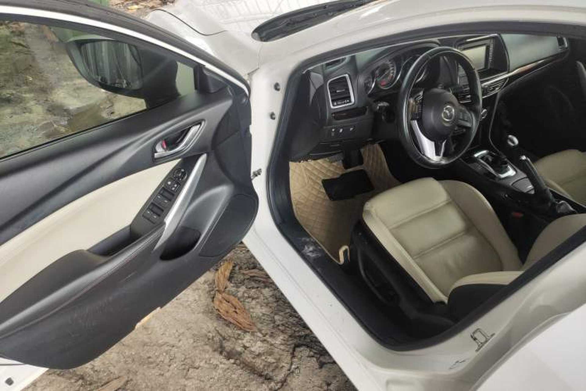 Used Mazda Atenza 2014 2.0L Blue Sky Luxury Edition Driver Seat