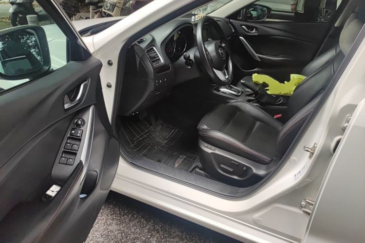 Used Mazda Atenza 2014 2.0L Blue Sky Luxury Edition Driver Seat