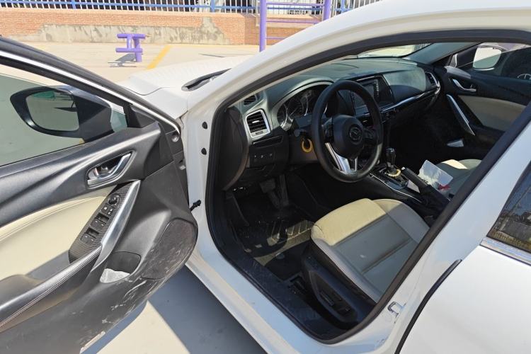 Used Mazda Atenza 2014 2.0L Blue Sky Luxury Edition Driver Seat