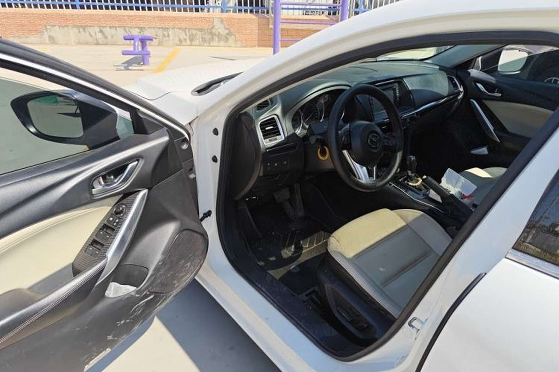 Used Mazda Atenza 2014 2.0L Blue Sky Luxury Edition Driver Seat