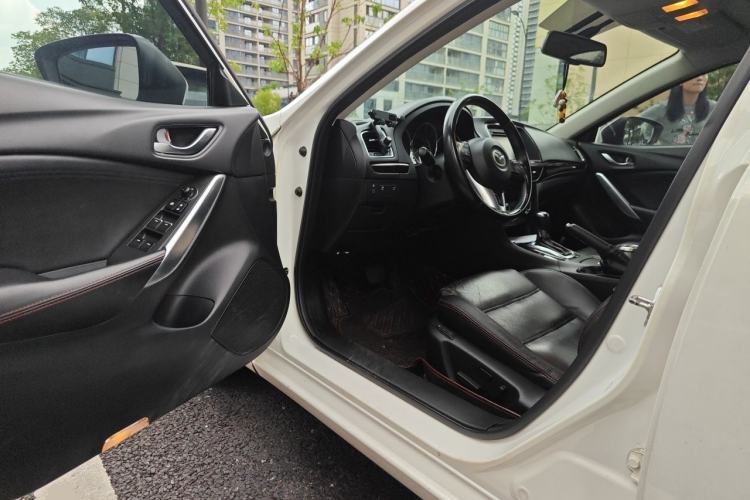 Used Mazda Atenza 2014 2.0L Blue Sky Luxury Edition Driver Seat