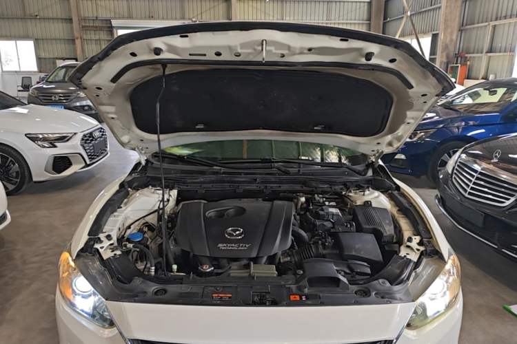 Used Mazda Atenza 2014 2.0L Blue Sky Luxury Edition Engine Bay