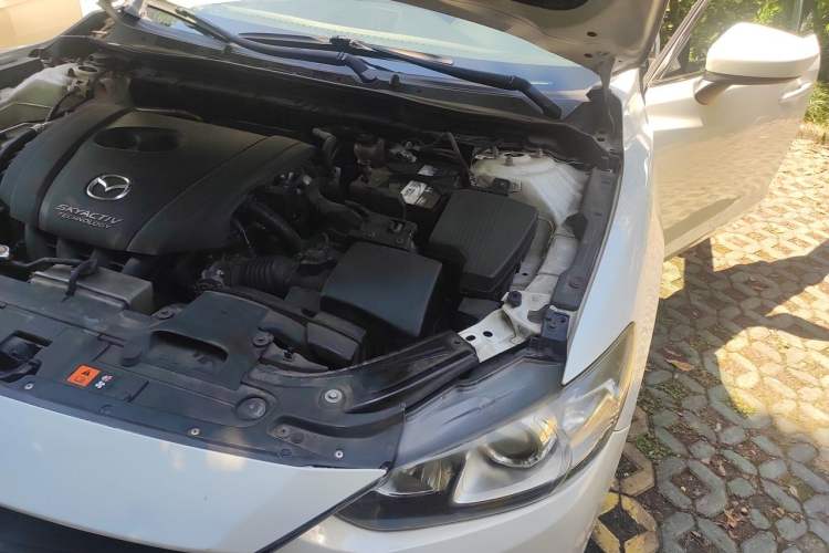 Used Mazda Atenza 2014 2.0L Blue Sky Luxury Edition Engine Bay Left