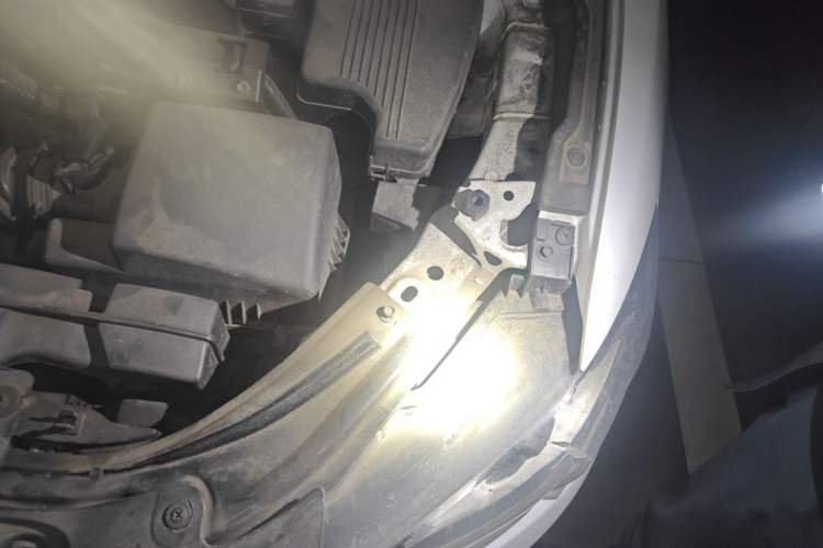 Used Mazda Atenza 2014 2.0L Blue Sky Luxury Edition Engine Bay Left