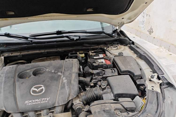 Used Mazda Atenza 2014 2.0L Blue Sky Luxury Edition Engine Bay Left