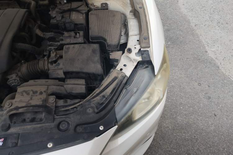Used Mazda Atenza 2014 2.0L Blue Sky Luxury Edition Engine Bay Left