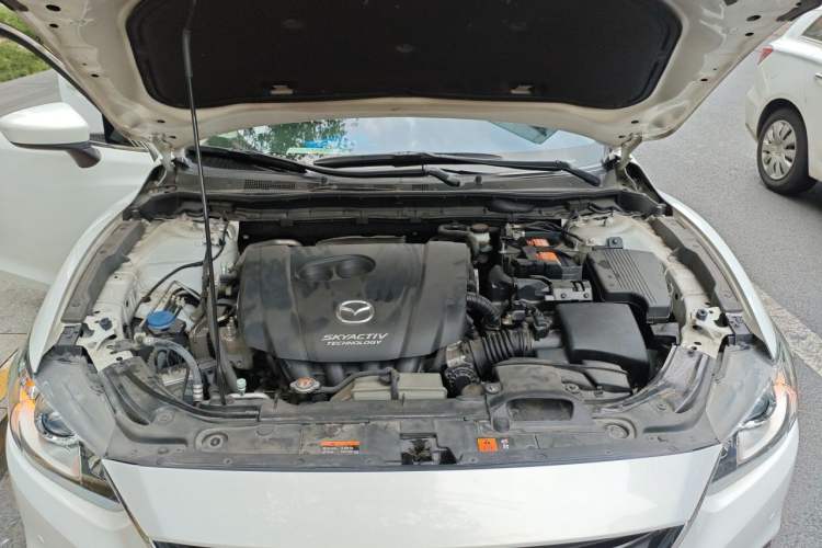Used Mazda Atenza 2014 2.0L Blue Sky Luxury Edition Engine Bay