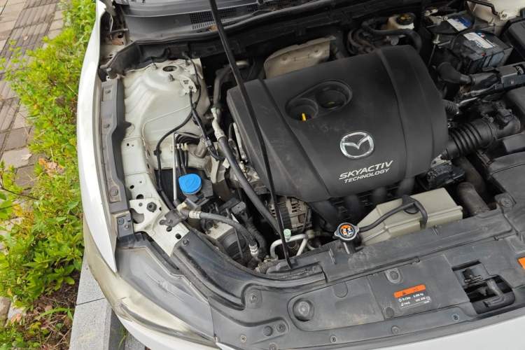 Used Mazda Atenza 2014 2.0L Blue Sky Luxury Edition Engine Bay Right