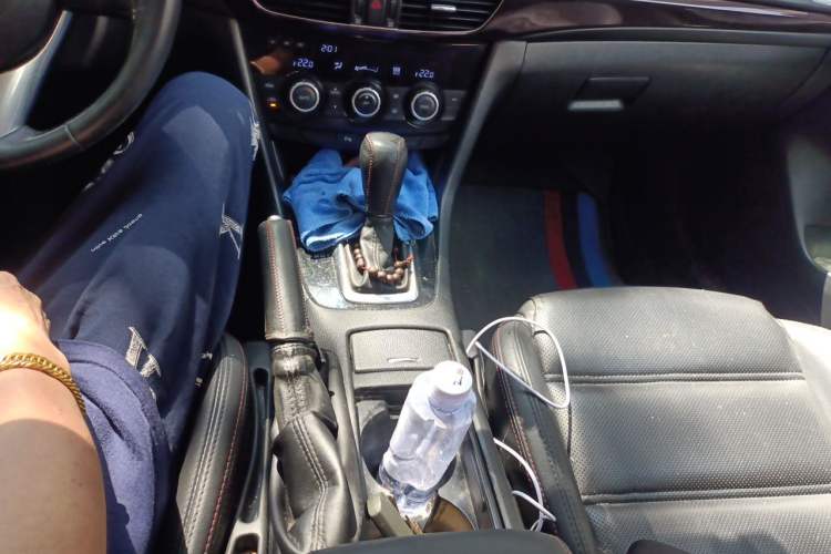 Used Mazda Atenza 2014 2.0L Blue Sky Luxury Edition Gear Lever