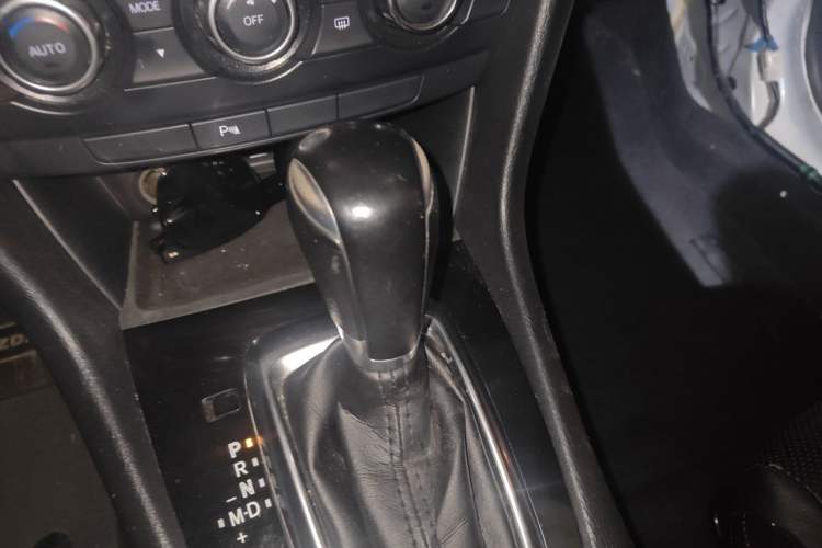 Used Mazda Atenza 2014 2.0L Blue Sky Luxury Edition Gear Lever