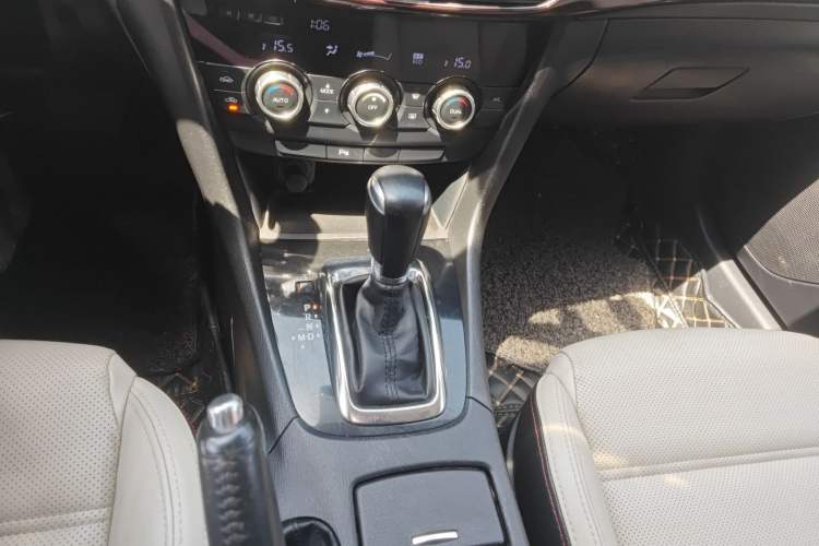 Used Mazda Atenza 2014 2.0L Blue Sky Luxury Edition Gear Lever