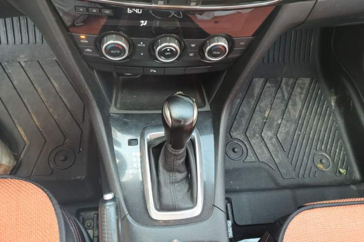 Used Mazda Atenza 2014 2.0L Blue Sky Luxury Edition Gear Lever