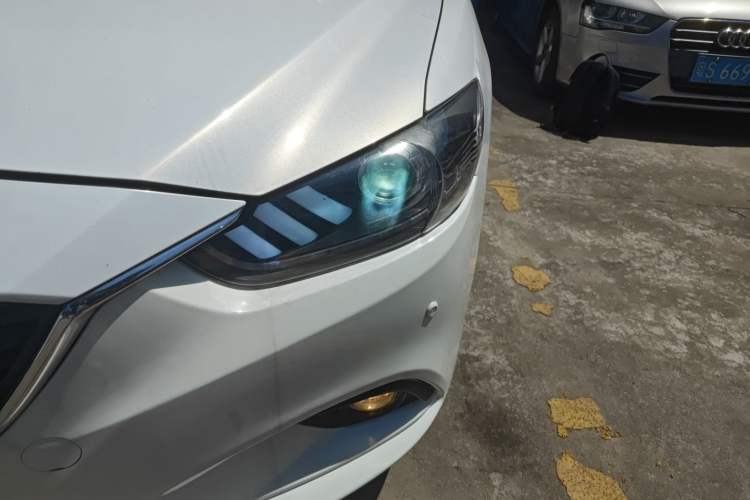Used Mazda Atenza 2014 2.0L Blue Sky Luxury Edition Left Front Headlight