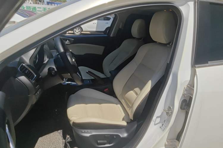 Used Mazda Atenza 2014 2.0L Blue Sky Luxury Edition Left Front Seat