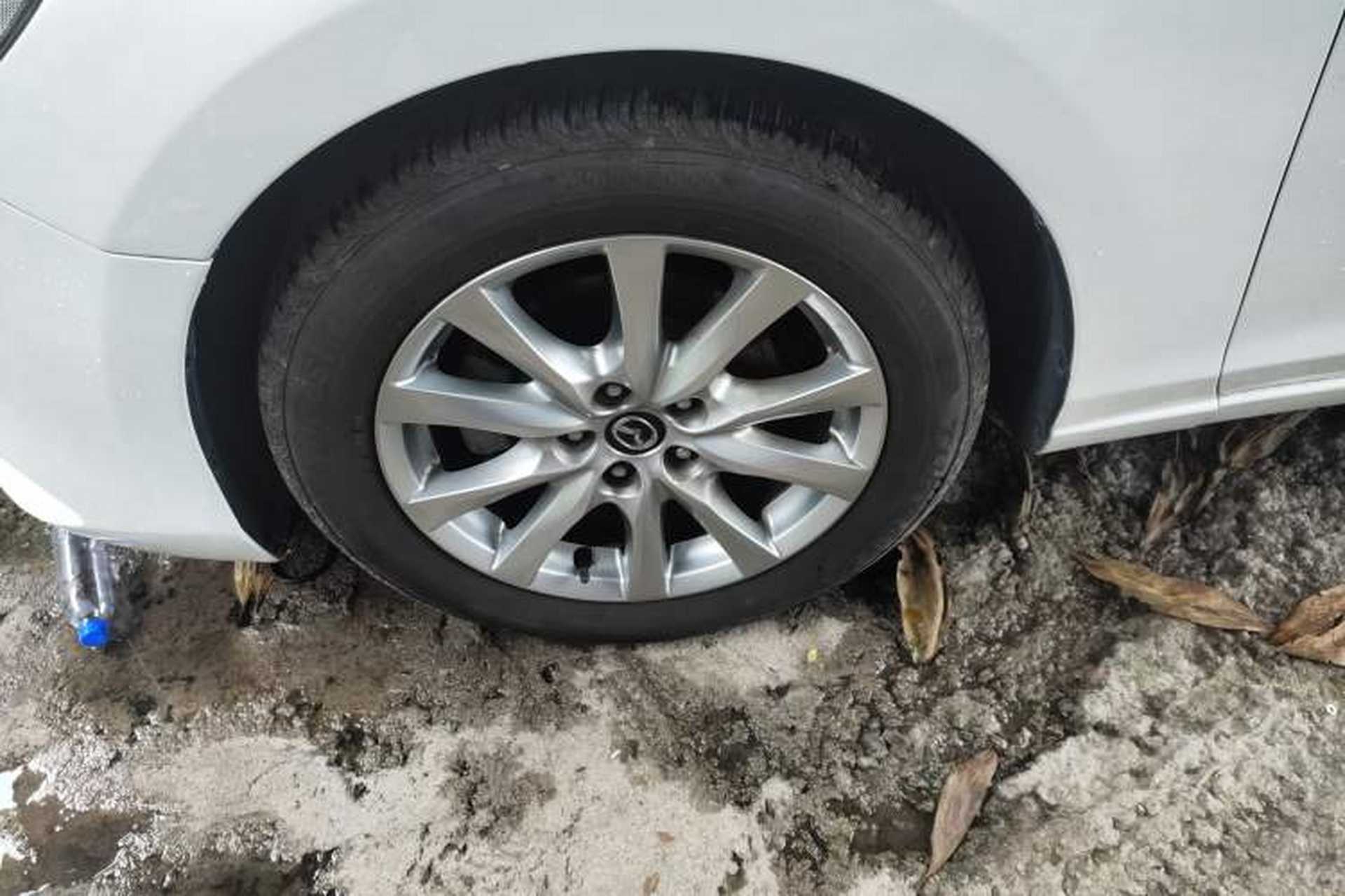 Used Mazda Atenza 2014 2.0L Blue Sky Luxury Edition Left Front Wheel Hub