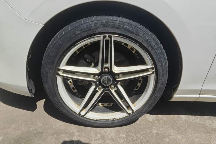 Used Mazda Atenza 2014 2.0L Blue Sky Luxury Edition Left Front Wheel Hub