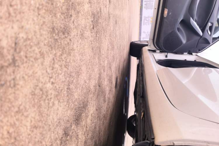 Used Mazda Atenza 2014 2.0L Blue Sky Fashion Edition Left Side Sill