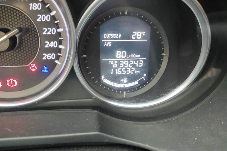 Used Mazda Atenza 2014 2.0L Blue Sky Luxury Edition Odometer Close Up