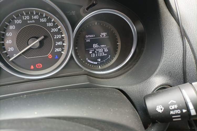 Used Mazda Atenza 2014 2.0L Blue Sky Luxury Edition Odometer Close Up