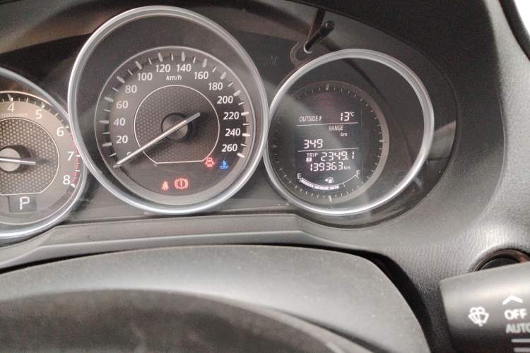 Used Mazda Atenza 2014 2.5L Blue Sky Prestige Edition Odometer Close Up