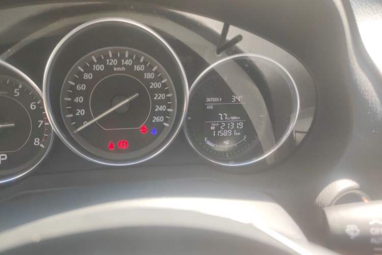 Used Mazda Atenza 2014 2.0L Blue Sky Luxury Edition Odometer Close Up